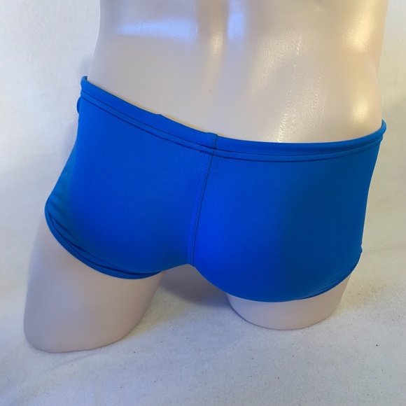 JM Square Cut Pouch Swim Briefs 30 Waist 53% polyester / 47% polyester PBT Lined - Picture 3 of 3